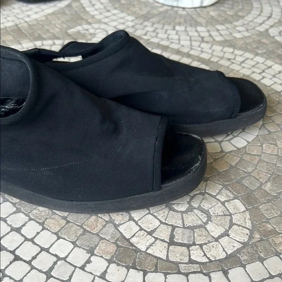 Donald J. Pliner Black Minimalist Sandals - Picture 7 of 9